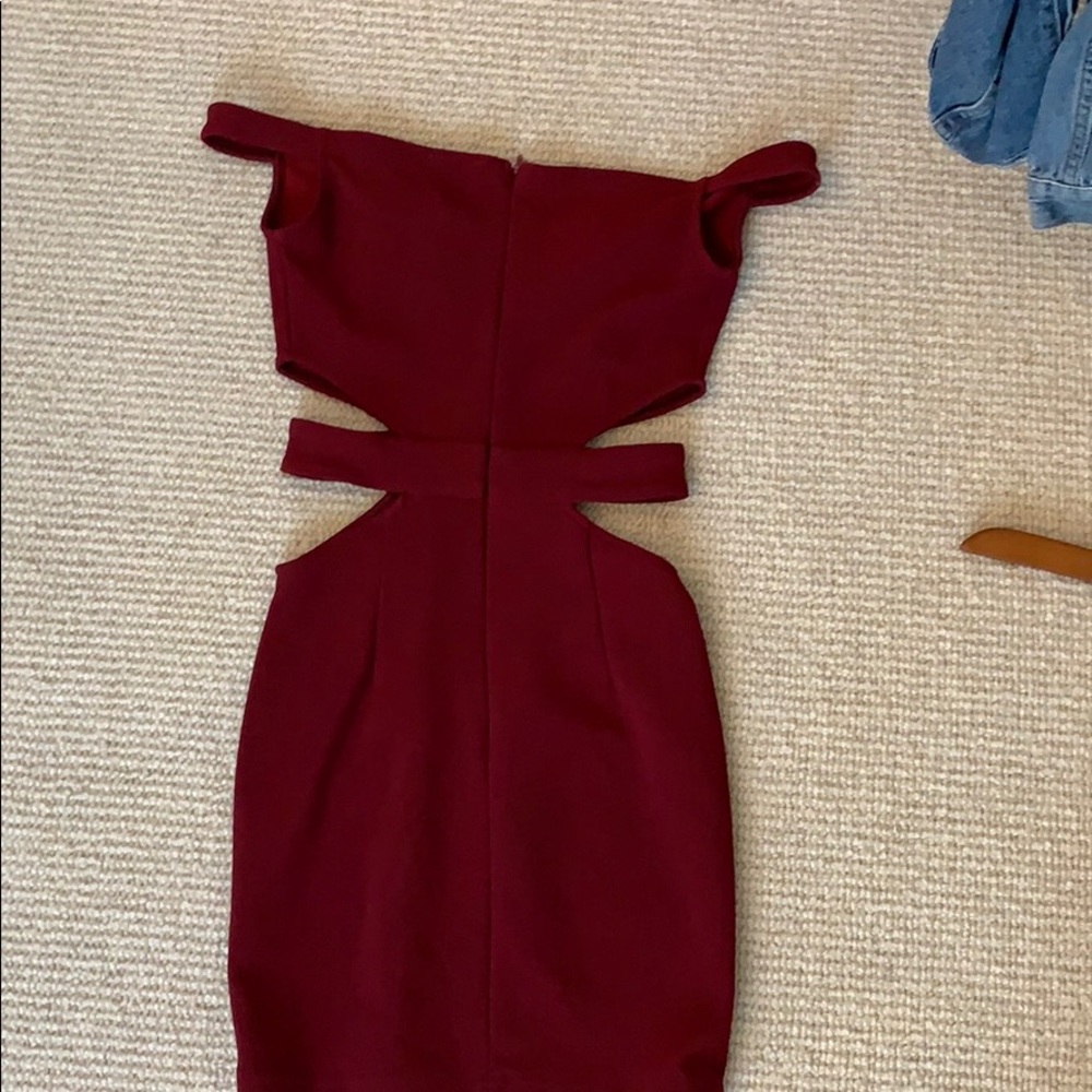 Tobi Burgundy Cut Out Off The Shoulder Dress - Picture 2 of 4
